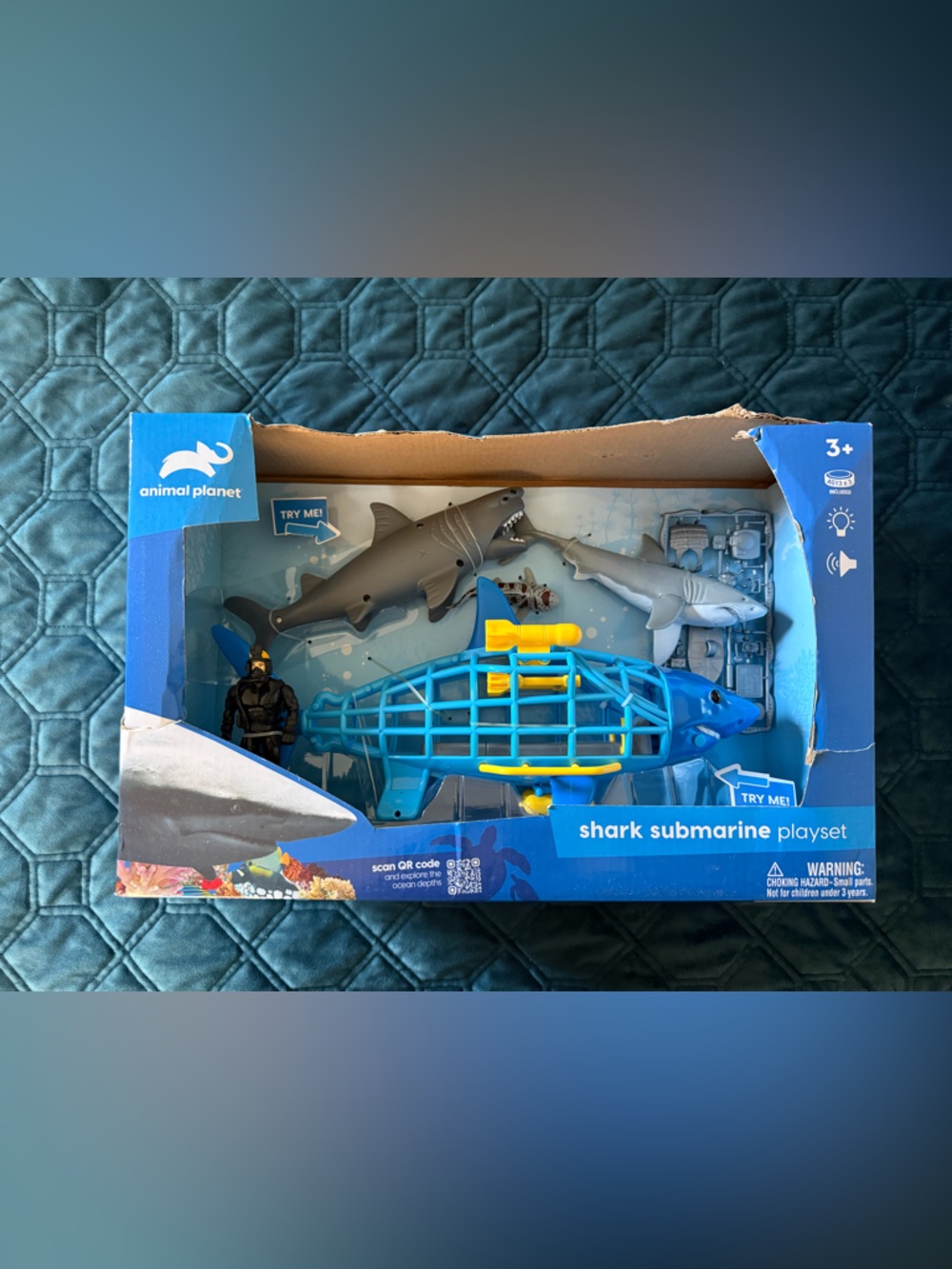 Animal Planet Blue Shark Submarine Playset with Sharks and Diver
